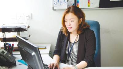 malaysian-scientist-wins-coveted-award-for-groundbreaking-breast-cancer-strategies