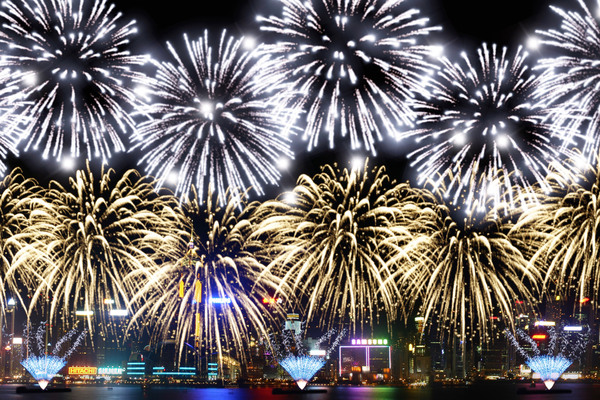 農曆新年煙花初二上演