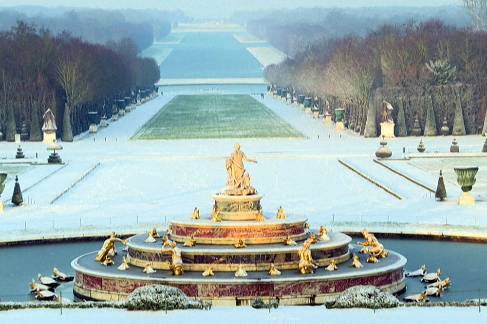 [watch]-versailles-palace-gardens-blanketed-in-snow