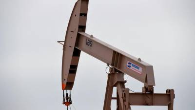 oil-settles-higher-as-pressure-mounts-in-the-middle-east