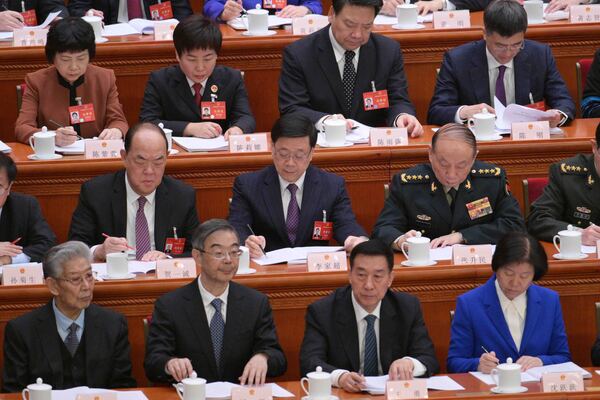 李家超北京列席人大會議開幕會