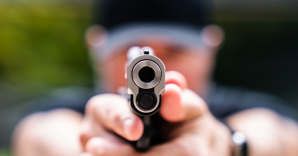 armed-homeowner-sends-felon-attempting-to-hide-running-right-into-deputy’s-cuffs