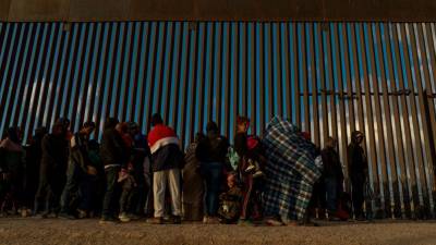 migrants-push-uk-population-to-67.6m