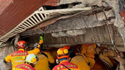 nine-dead,-900-injured-in-most-powerful-taiwan-quake