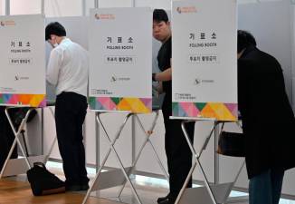 early-voting-for-s.-korea’s-parliamentary-elections-kicks-off