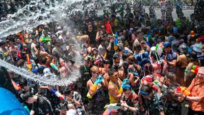 thousands-of-revellers-join-world’s-biggest-water-fights-in-conjunction-with-songkran-festival