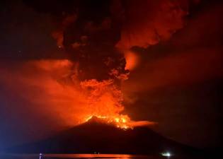 volcano-erupts-in-indonesia,-alert-level-raised-to-highest