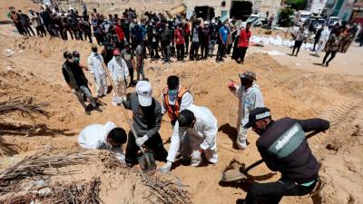 over-280-bodies-found-in-mass-grave-at-hospital-in-gaza’s-khan-younis