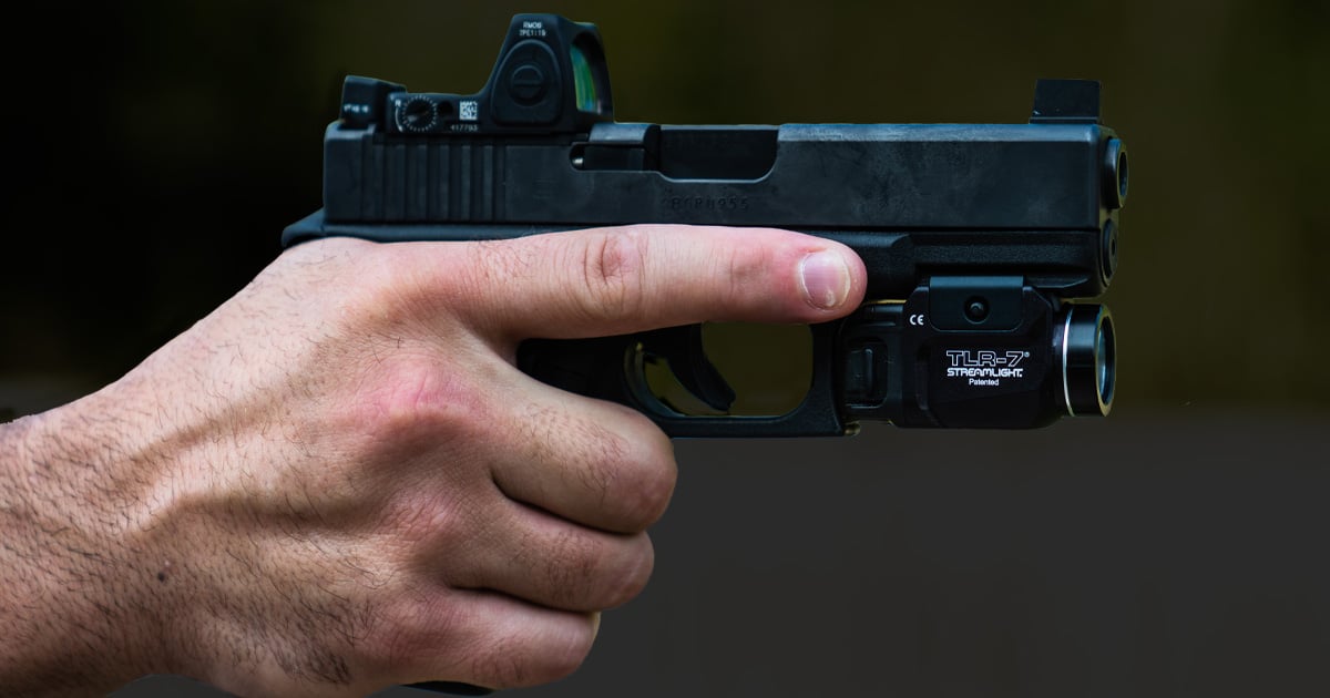 why-compact-weapon-lights-are-kind-of-terrible