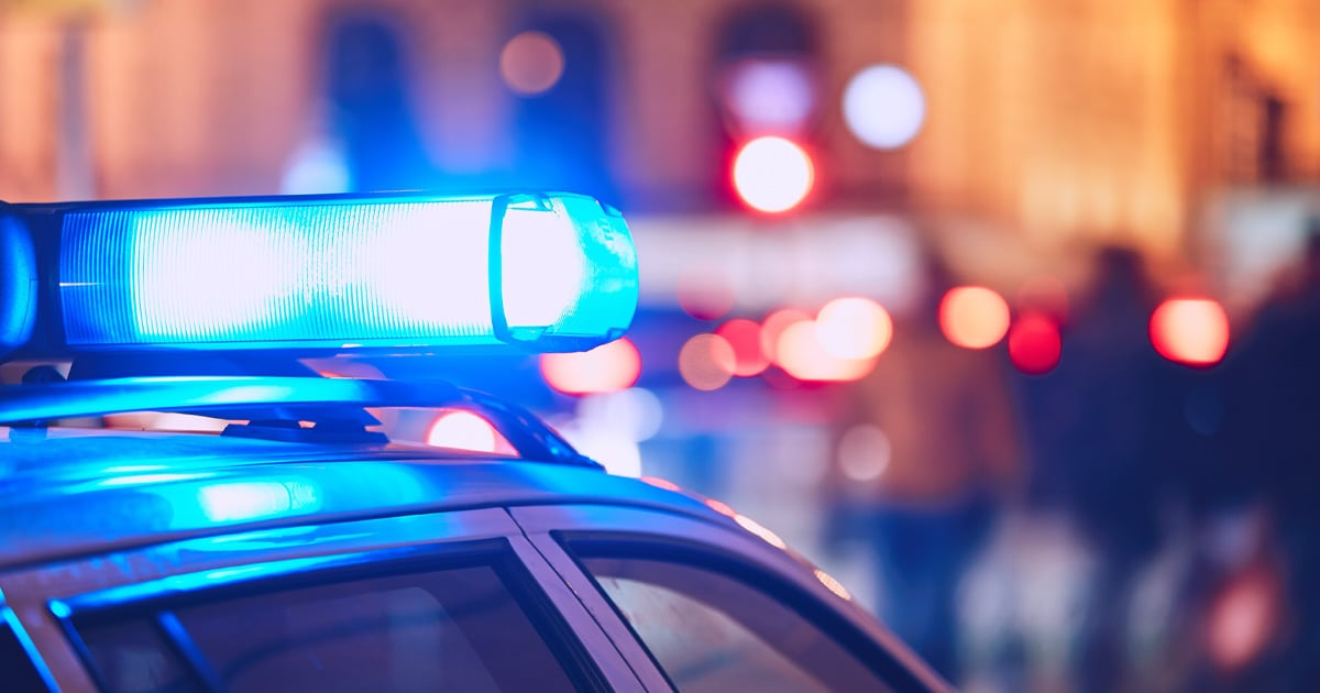 boyfriend-opens-fire-on-girlfriend’s-estranged-husband-in-home-invasion,-accidentally-shoots-her