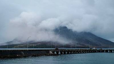 indonesia’s-mount-ruang-emits-smoke,-airport-closure-extended
