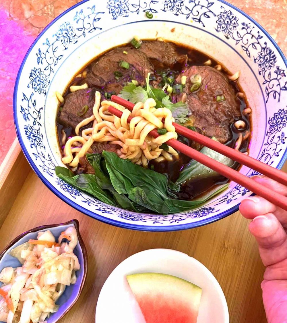 hitting-the-spot-with-taiwanese-beef-noodles,-scallion-pancakes