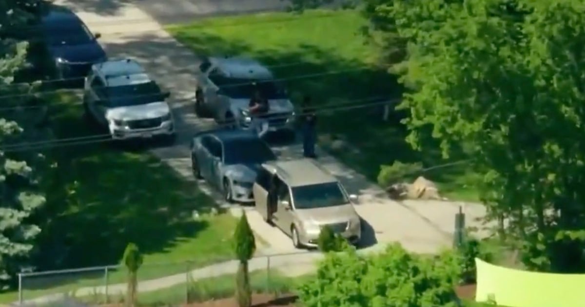 homeowner-holds-suspect-at-gunpoint-after-high-speed-chase-through-suburbs