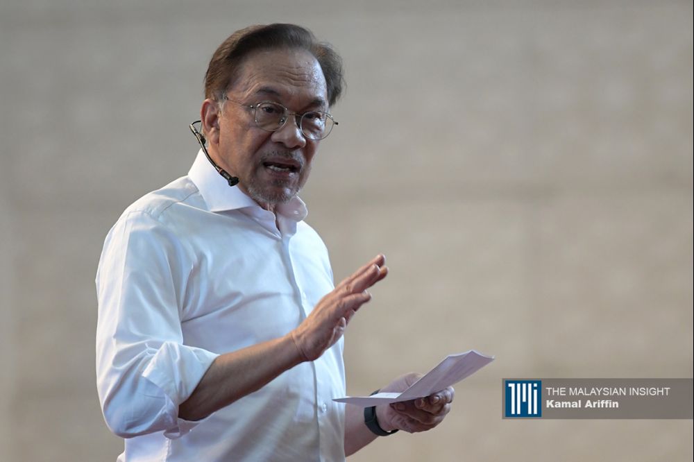 govt-allows-criticism,-but-stay-out-of-3r-issues,-says-anwar