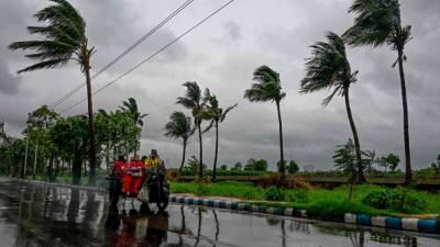 two-dead-as-cyclone-batters-bangladesh-and-india