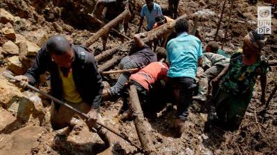 papua-new-guinea-to-relocate-thousands-affected-by-landslide
