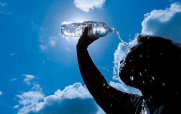 millions-sweltering-under-extreme-heat-worldwide-as-summer-arrives