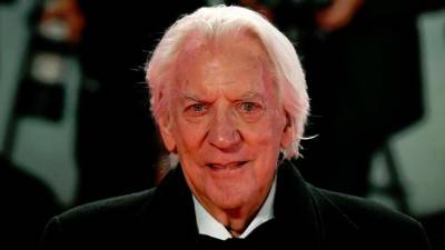 donald-sutherland,-star-of-‘m*a*s*h’-and-‘the-hunger-games’,-dead-at-88