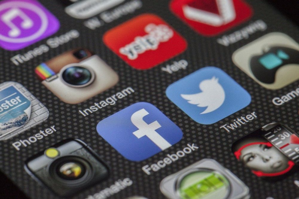 cabinet-approved-plan-to-license,-regulate-social-media,-says-report