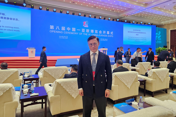 張國鈞新疆出席中國亞歐博覽會