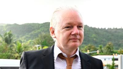 wikileaks-founder-assange-returns-home-a-free-man