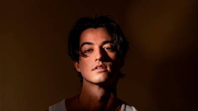 canadian-singer-elijah-woods-shares-new-single