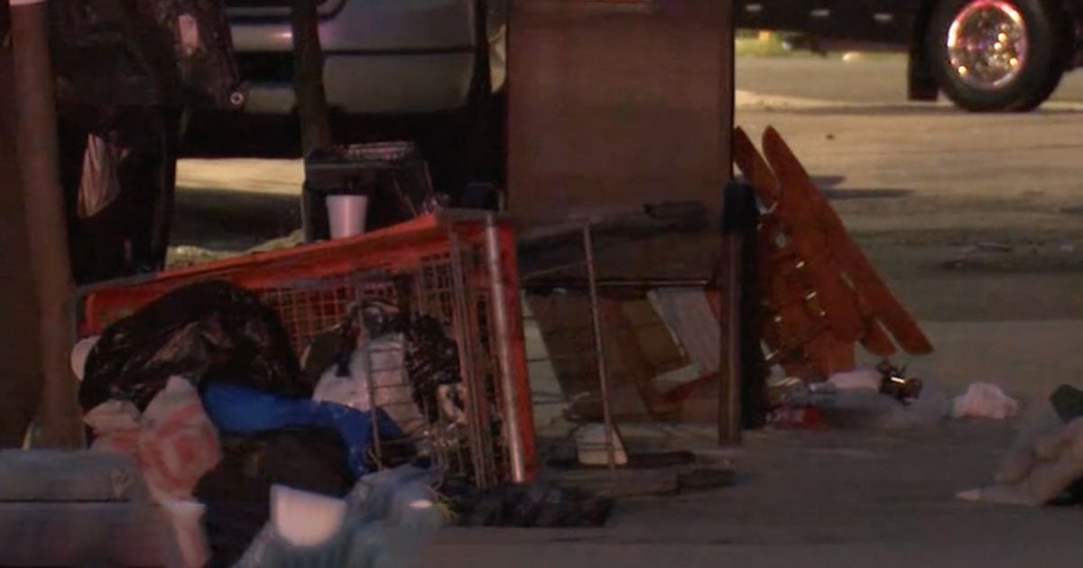 homeless-man-armed-with-gun-defends-against-robber-with-bb-gun-in-philadelphia