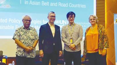 global-experts’-input-needed-for-malaysia’s-green-industrialisation:-tengku-zafrul