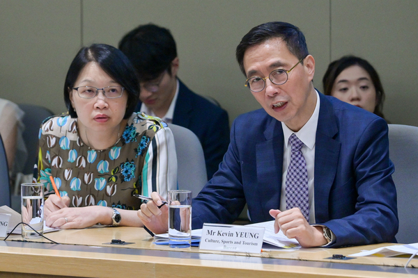 政府召開會議統籌接待黃金周旅客- 