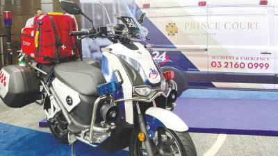 prince-court-medical-centre-rolls-out-malaysia’s-first-electric-motorcycle-ambulance