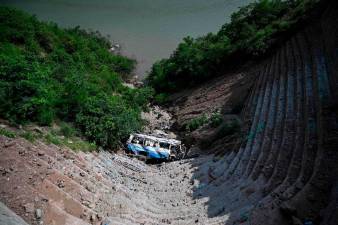 35-dead-in-two-pakistan-bus-crashes
