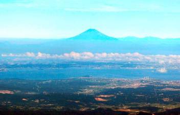 japan’s-shizuoka-prefecture-considers-collecting-fees-from-mt.-fuji-climbers