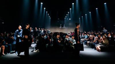 runway-of-innovation,-elegance,-empowerment