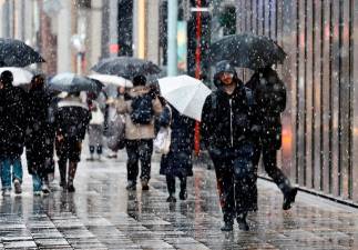japan’s-births-fall-5.7-%-to-350,000-in-january-june-as-marriages-decline