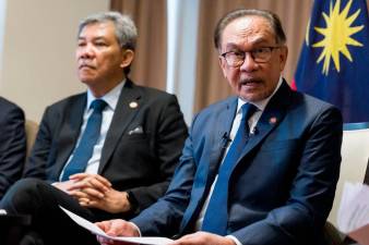 russia-can-tap-on-malaysia’s-strength-as-global-leader-in-islamic-finance-–-pm-anwar