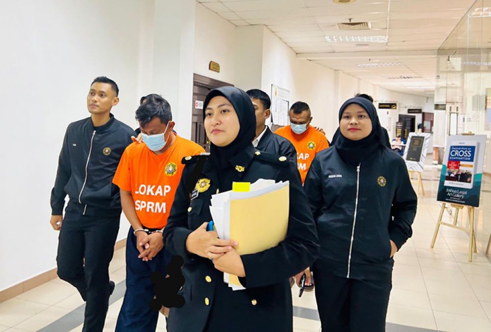 macc-arrests-2-enforcement-officers-over-bribery-probe