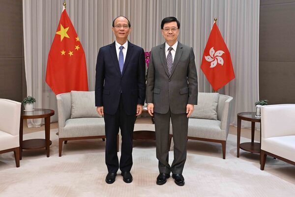 李家超晤青海省省長