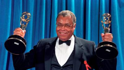 james-earl-jones,-voice-of-darth-vader,-dead-at-93:-representatives