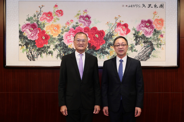盧寵茂北京拜訪國家衞健委